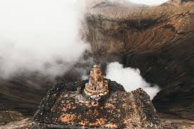 Patung Ganesh di Gunung Bromo: Spiritualitas, Budaya Tengger, dan Daya Tarik Wisata 2025